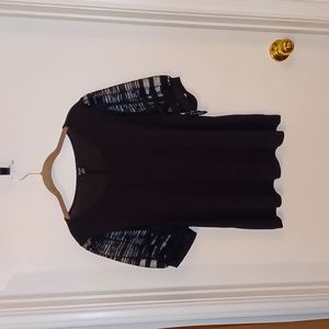 Women black short sleeve top.